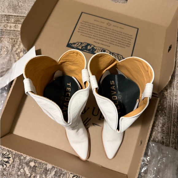 Tecovas The Abby Cream Heeled Boots - Picture 5 of 9